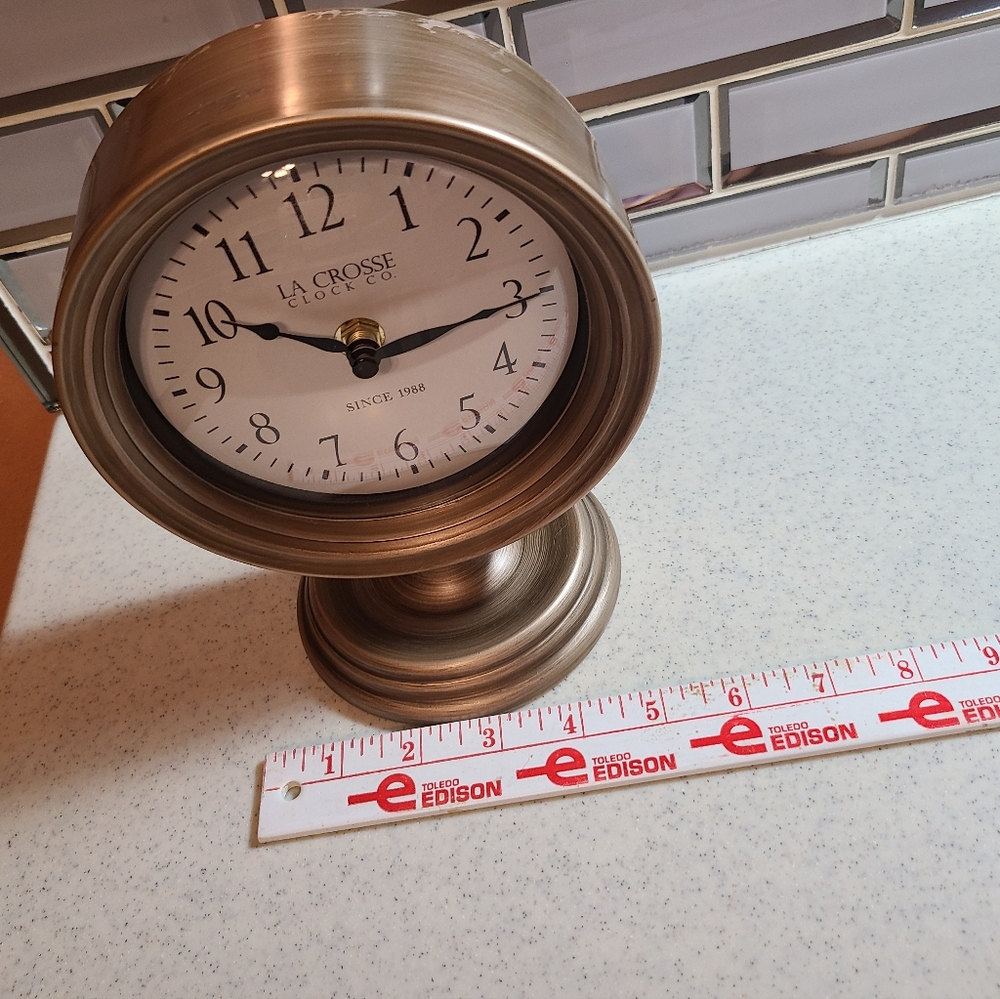 LaCrosse Table Clock - Picture 5 of 13